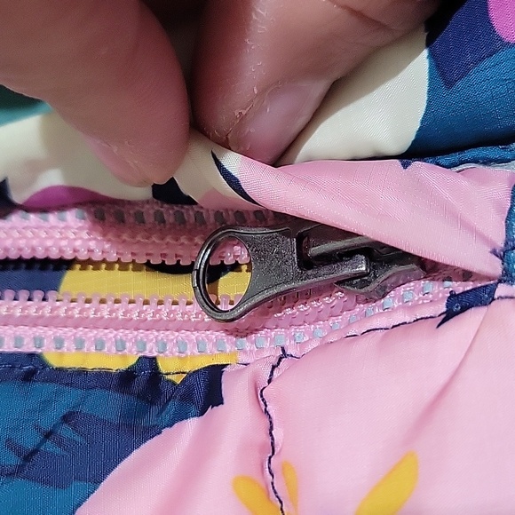 Hanna Andersson Girls 8 Floral Puffer Zipper Vest - Picture 4 of 10